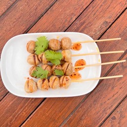 ลูกชิ้นปิ้งหมู 3 ไม้