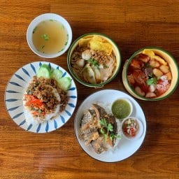 ครัวคุณยาย ก๋วยเตี๋ยวและตามสั่ง หัวหิน