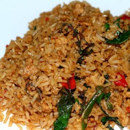 ข้าวคลุกกะเพราหมูสับ