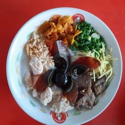 โจ๊กหมูไข่เยี่ยวม้า