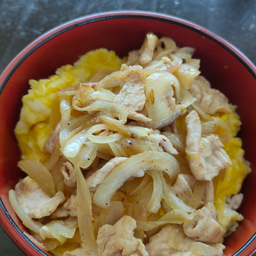 ข้าวหน้าไข่ข้นไก่ผัดเนย