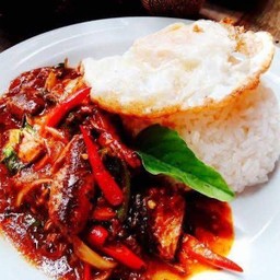 ข้าวกระเพราปลากระป๋อง