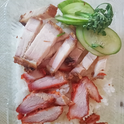 ข้าวหมูแดง+หมูกรอบ (ไม่ใส่ไข่)