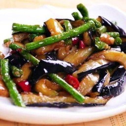 豆角茄子  มะเขือม่วงผัดถั่วฝักยาว