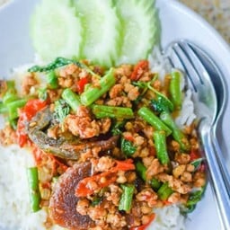 อรพรรณ อาหารตามสั่ง ตลาดโต้รุ่งหน้าวัดหนองแห้ว