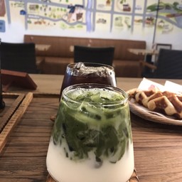 Iced Matcha Latte ชาเขียวมัจฉะเย็น