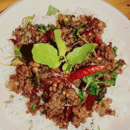ข้าวกะเพราเนื้อ