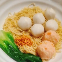 18  บะหมี่ไข่/บะหมี่หยกลูกชิ้นปลา