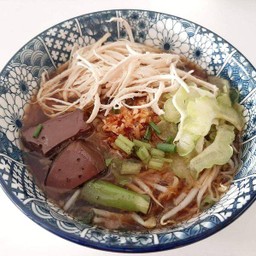 ก๋วยเตี๋ยวไก่ฉีก มะระ