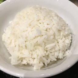 ข้าวหอมมะลิใส่กล่อง