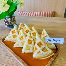 โรตีวาฟเฟิล+ซอสชาไทย 2 ออนซ์