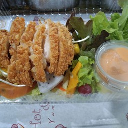 สลัดไก่ทอด