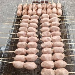 ข้าวเหนียวหมูปิ้งไก่ย่างลุงวิเศษ ตามสั่งลุงวิศษ