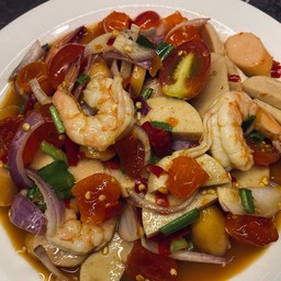 Homie kitchen ยำนัวร์นัวและอาหารตามสั่ง วิวสวน