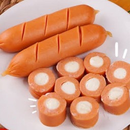 ไส้กรอกชีส 2 ชิ้น