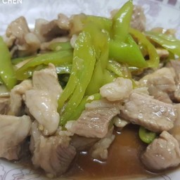 ข้าวราดหมูผัดพริกอ่อน