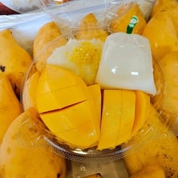 ปทิตตา  ข้าวเหนียวมะม่วง