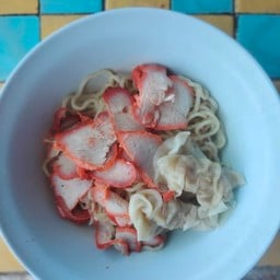 บะหมี่เกี้ยว+หมูแดง(สำหรับเด็กไม่ใส่ผัก)