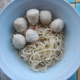 บะหมี่+ลูกชิ้นหมู(สำหรับเด็กไม่ใส่ผัก)