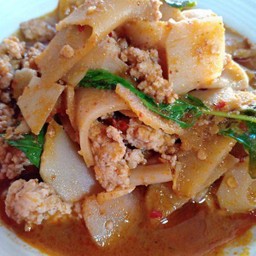 ข้าวพริกแกงหน่อไม้ดอง