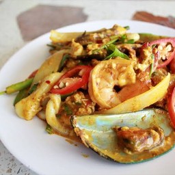 ผัดผงกะหรึ่(ราดข้าว)