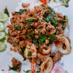 ข้าวกะเพราบ้าน บ้าน