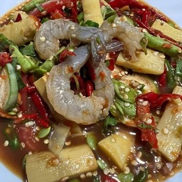 ตำหน่อไม้กุ้งสด