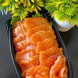 แซลมอนซาซิมิขนาดกลาง