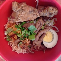 ก๋วยจั๊บไก่ ป้าทิพย์