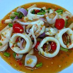 ยำไหลบัวปลาหมึก