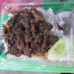 ข้าวหน้าหมูทอดกะเทียม
