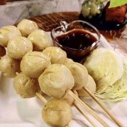 JJ... ลูกชิ้น   ปิ้ง ย่าง (ทอด)