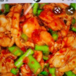 ผัดพริกแกงไก่เป็นกับข้าว