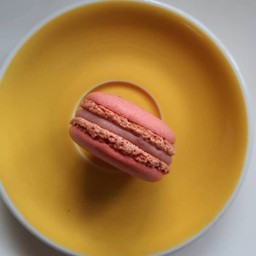 Strawberry macaron