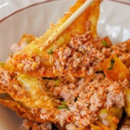 ข้าวหน้าไก่ทอดน้ำจิ้มแจ่ว&ข้าวยำไก่แซ่บบ 😋