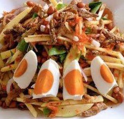 ยำมะม่วงไข่เค็ม
