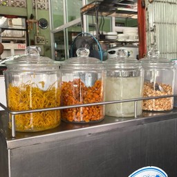 ท้อปปิ้ง ไอศกรีม เป็นชุด 4 อย่าง