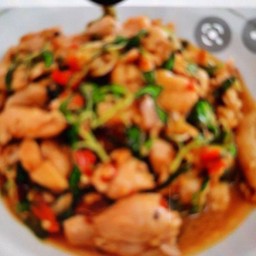กระเพราไก่เป็นกับข้าว