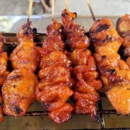 ล้านไก่แดง Laan Kai Dang