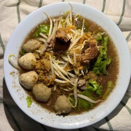 ตู้กะเตี๋ยว & โต๊ะขนม