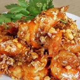 ข้าวกุ้งทอดกระเทียม