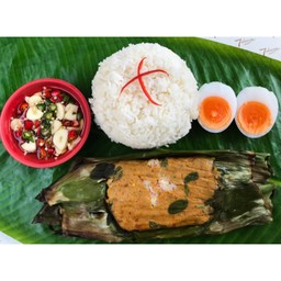 ห่อหมกทะเลย่างหน้ากุ้ง    โปะข้าว+ไข่ต้ม
