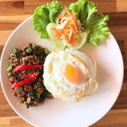 ข้าวผัดกะเพรา