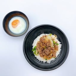 ข้าวหน้าเนื้อผัดซอสญี่ปุ่น (Gyudon)