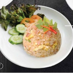 ข้าวผัดแฮม เบคอน