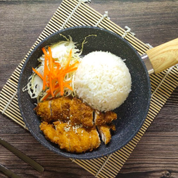 ข้าวไก่กรอบซอสไปร์ซี่