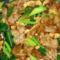 ผัดซีอิ๊ว เส้นใหญ่