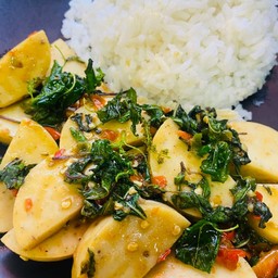 ข้าวกะเพราหมูยอ