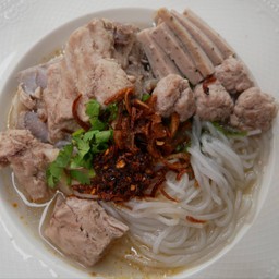 ก๋วยจั๊บญวนตองแปด(888)