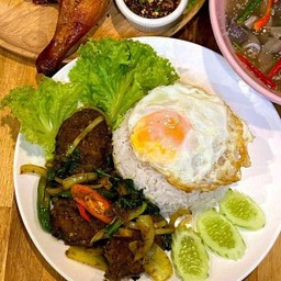 ข้าวผัดเครื่องเเกง